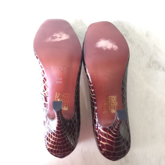 Crystal Brooch Front Crocodile Leather Heels - Picture 4 of 6